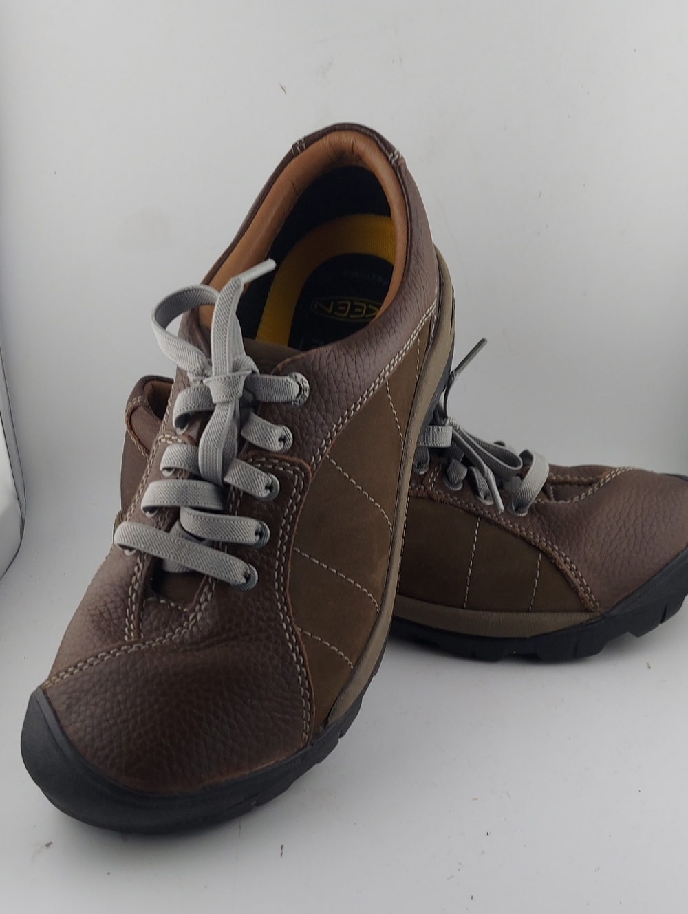 KEEN Brown Leather Casual Slip-On Lace Shoes with Gray Laces Size 9.5